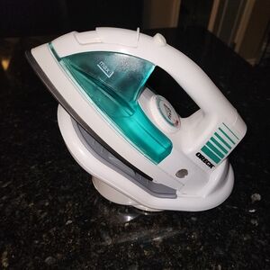 Oreck Cord Free Steam Iron TX 850